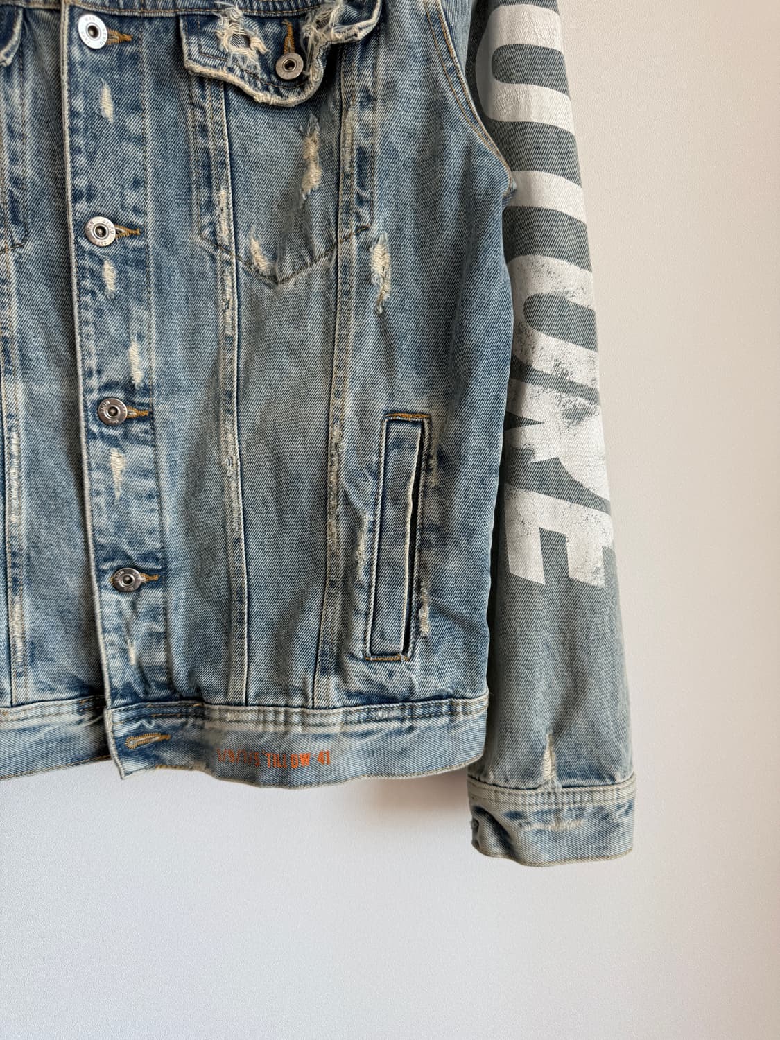 자라(ZARA) 디스트로이드 데님 자켓 상품이미지3