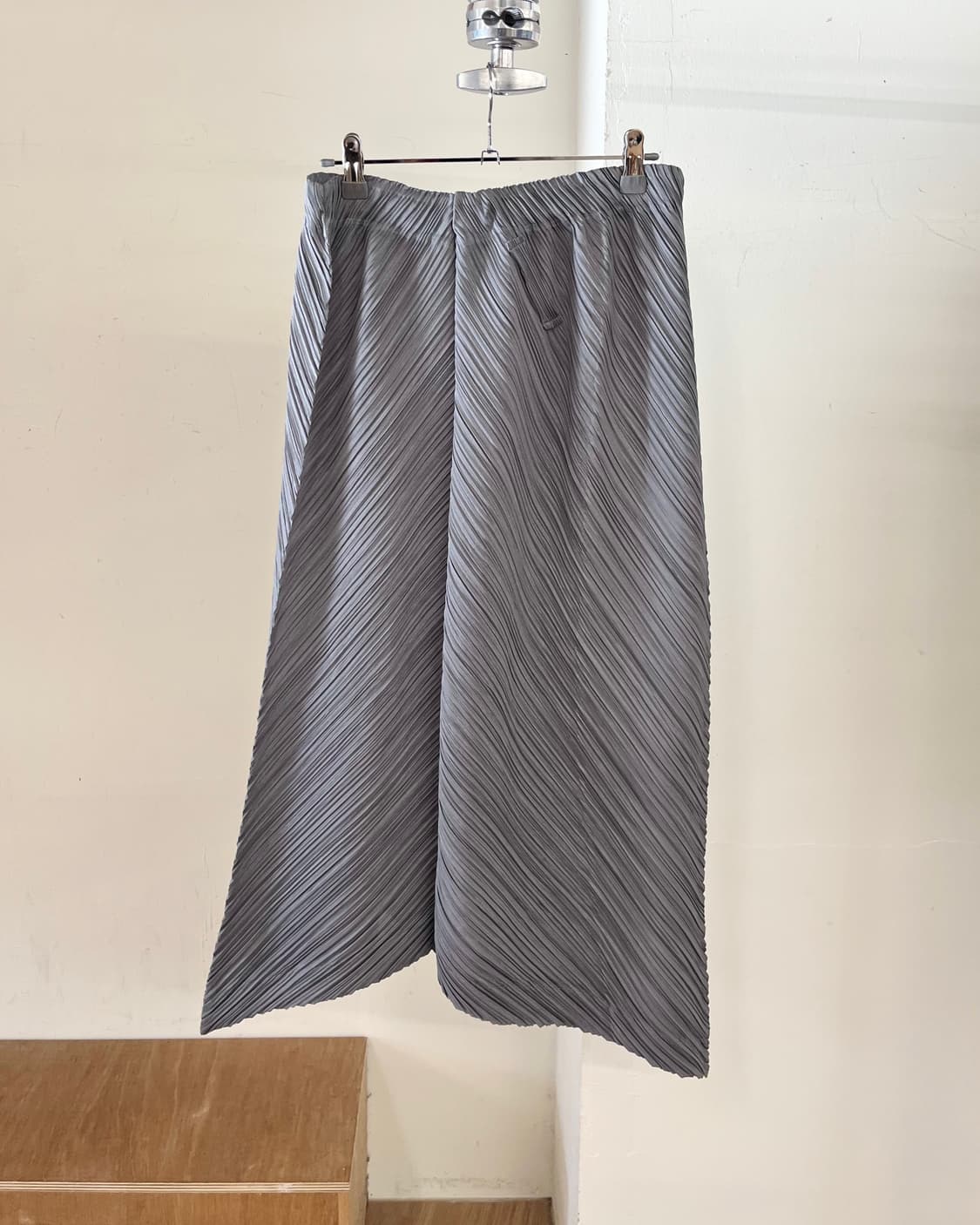 플리츠 플리즈 그레이 비대칭 플리츠 스커트 상품이미지4