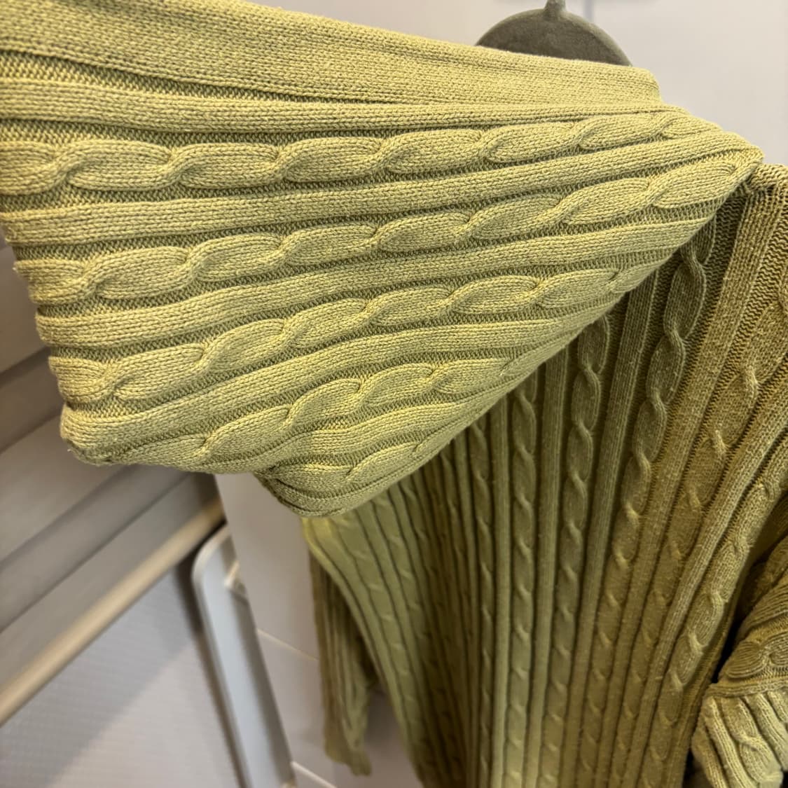 남녀공용 FORT POINT 올리브그린 꽈배기 니트 후드 집업 상품이미지7