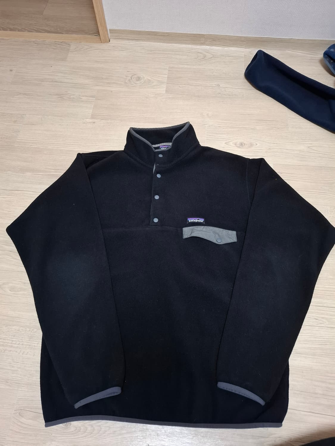 L 파타고니아 신칠라 블랙 포지그레이 플리스 풀오버 상품이미지1