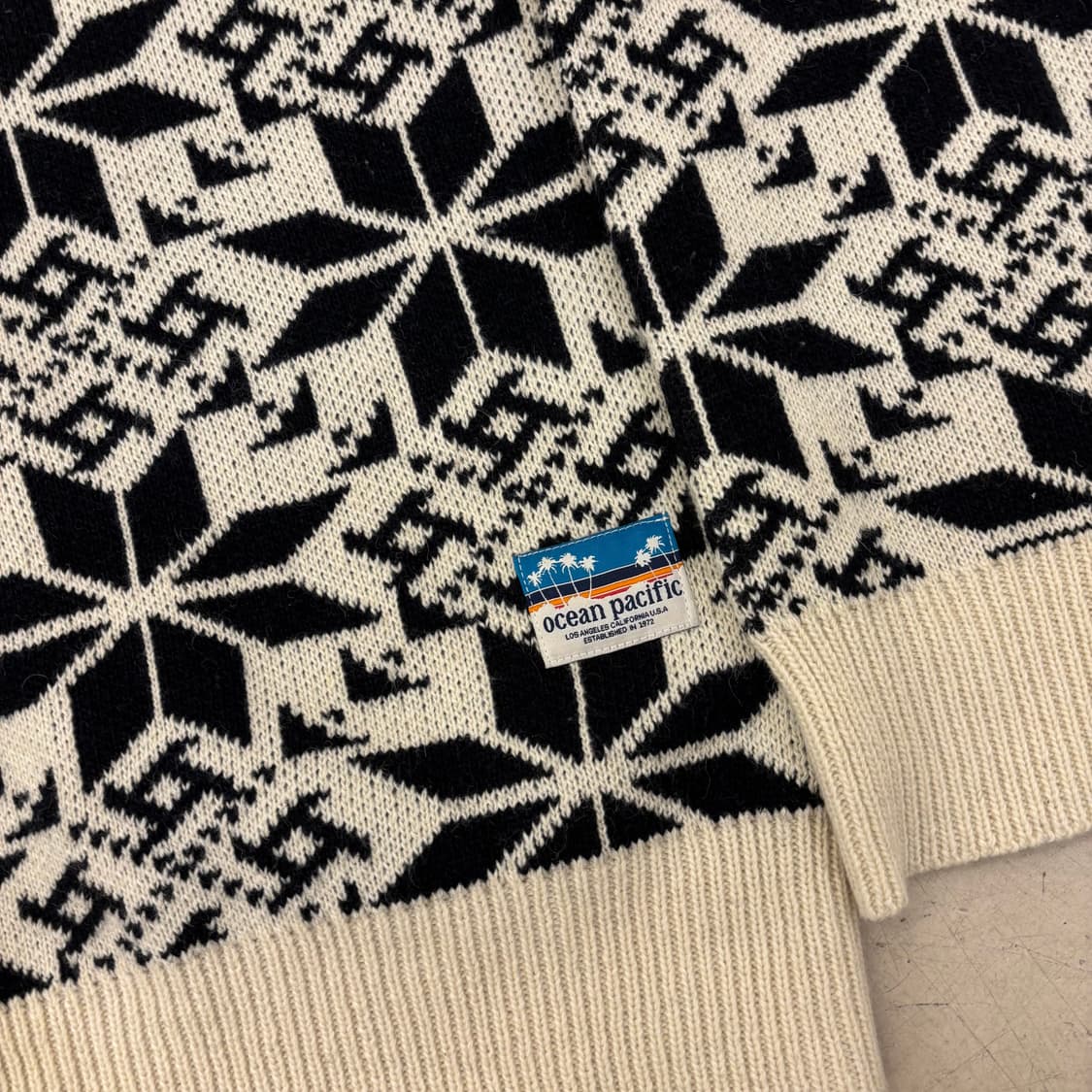 오션퍼시픽 패턴 니트 상품이미지2