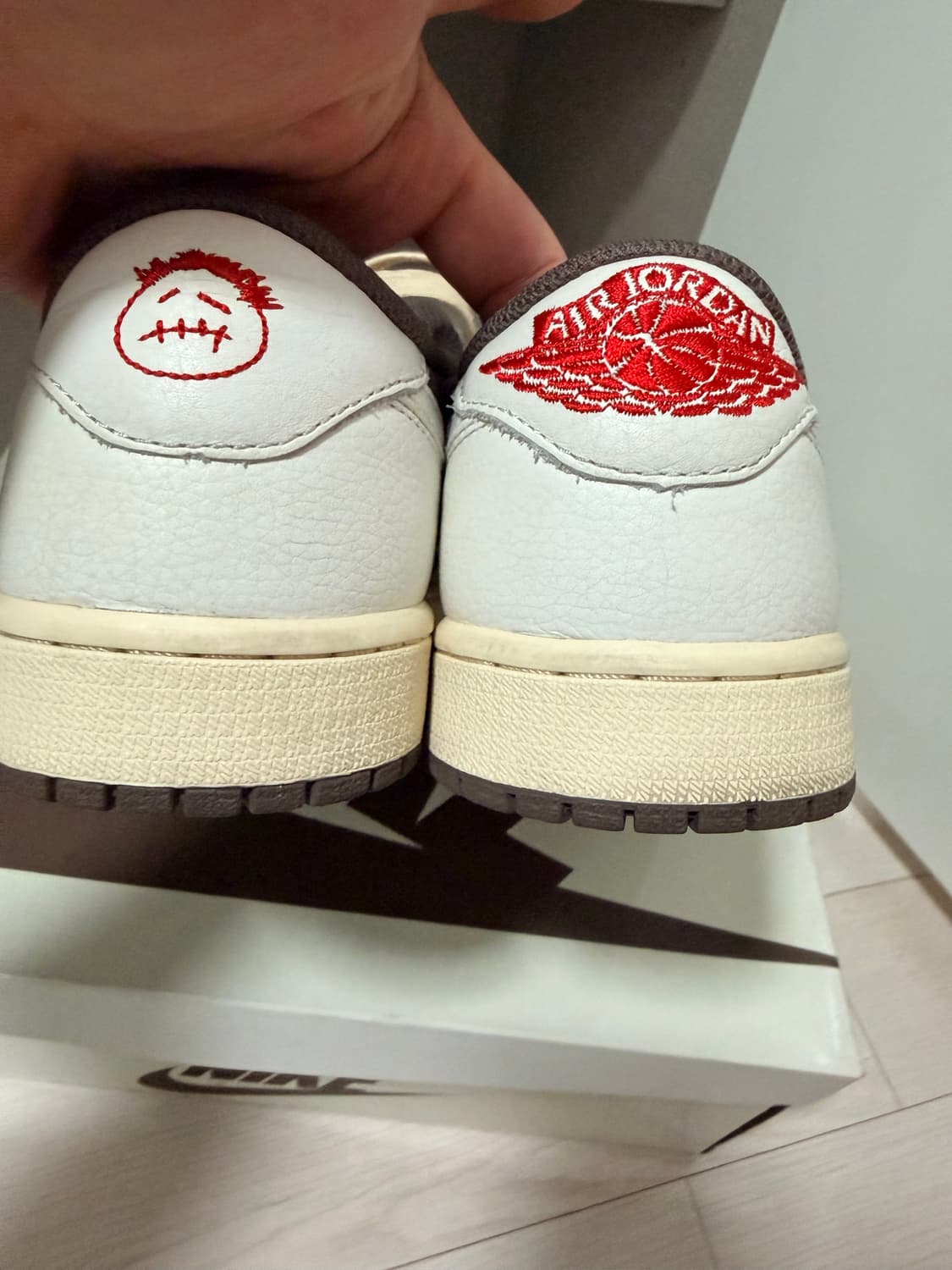 나이키 에어 조던1 트래비스스캇 리버스모카 265 상품이미지4