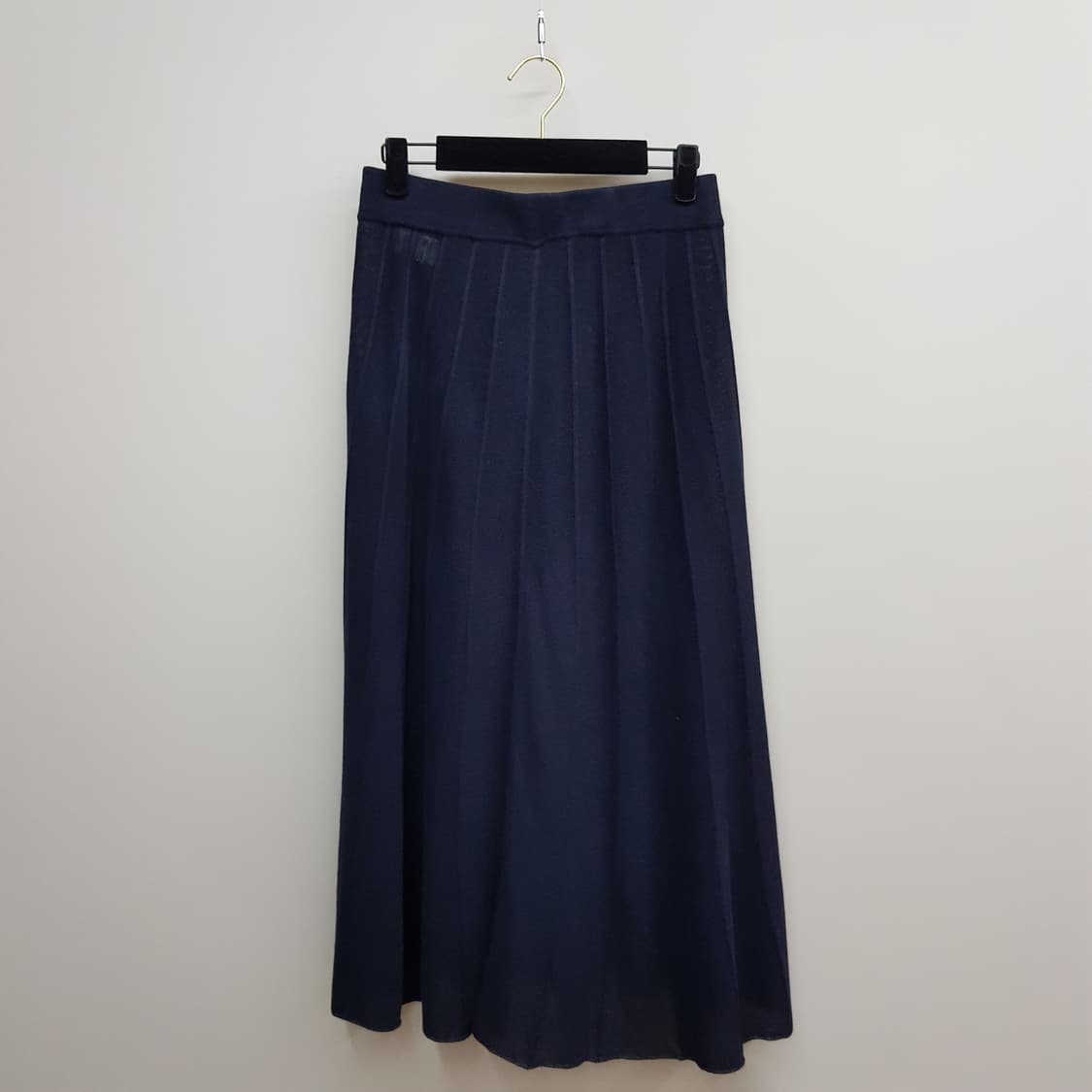 한섬 더캐시미어 2024 버티컬 니팅 스커트 67-98사이즈 상품이미지4