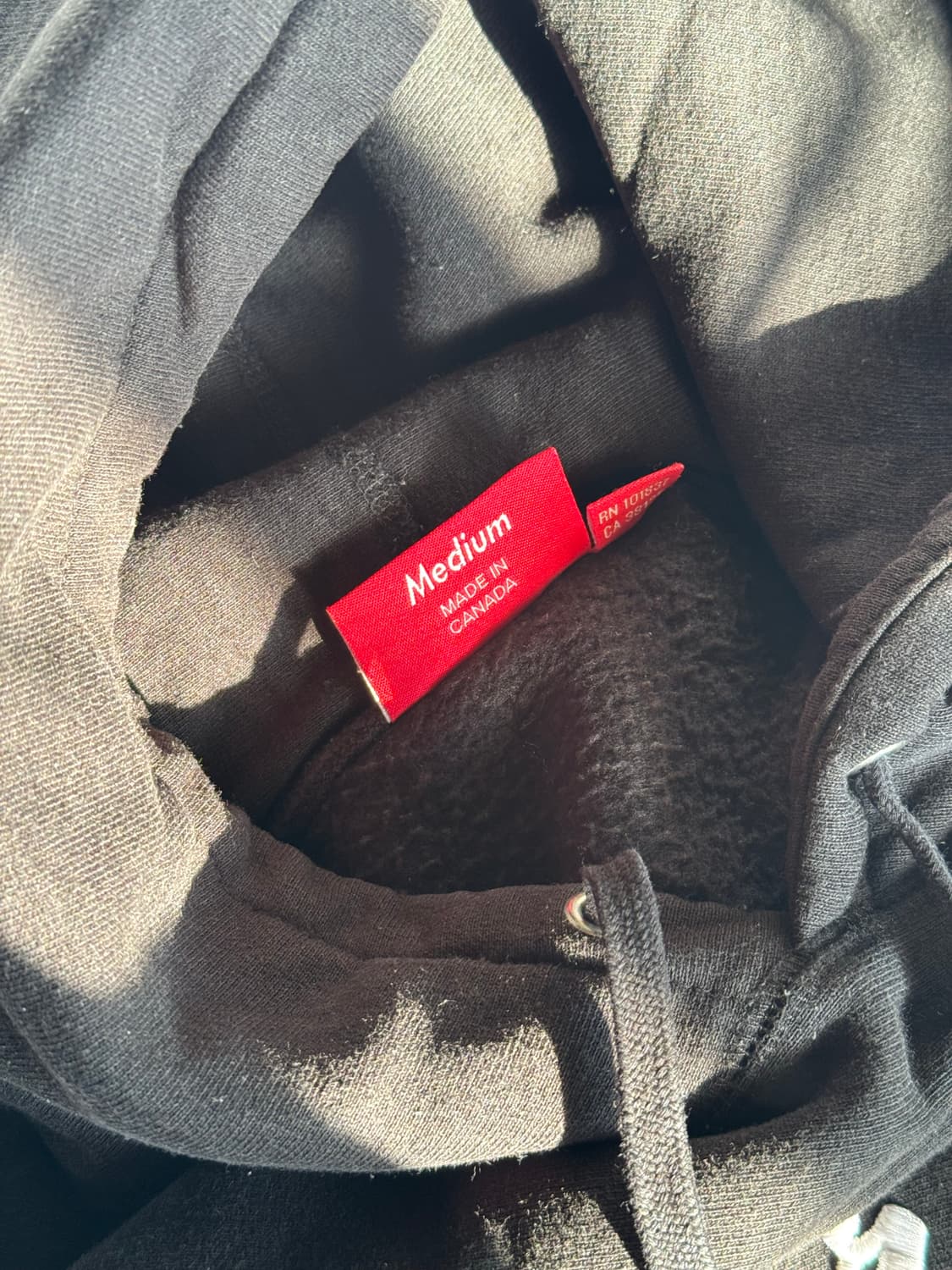 슈프림 스크립트 레이즈드 후드티 블랙 M 상품이미지2