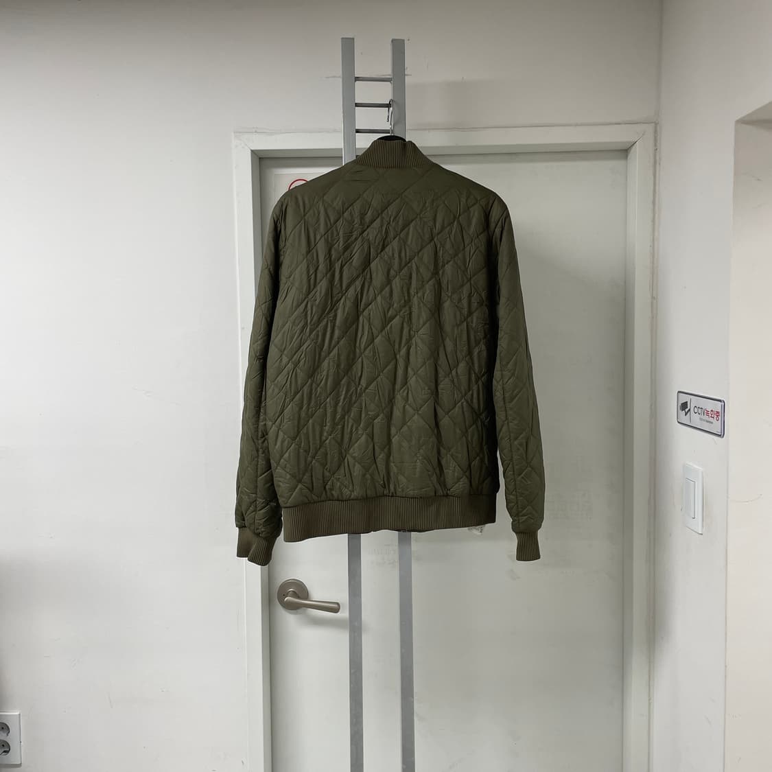 프레드페리 퀄팅 봄버 자켓 카키 M 상품이미지6