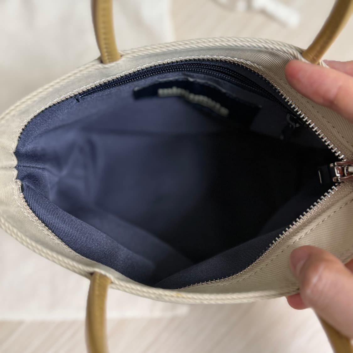 미닛뮤트 minitmute 클로 미니백 모카베이지 상품이미지8