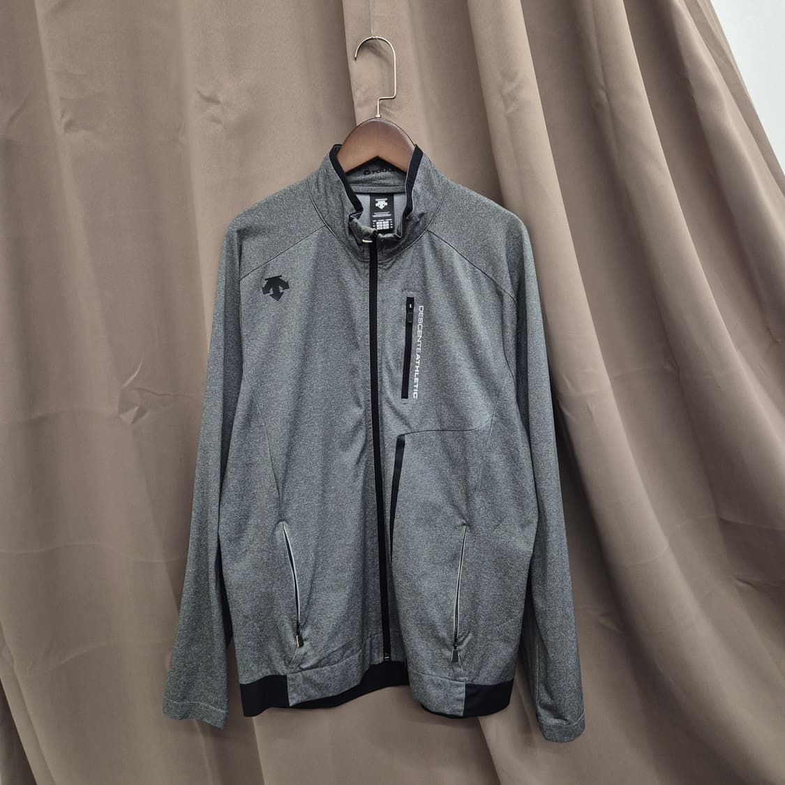 데상트 트레이닝 집업 100 상품이미지1