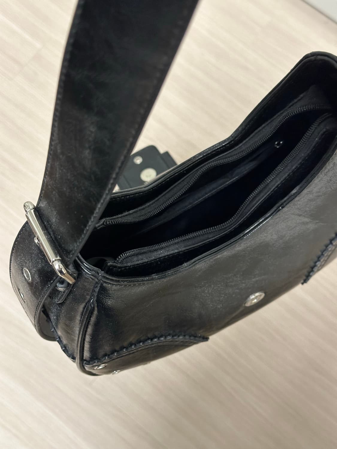 CONP Crescent Underarm Bag 상품이미지5