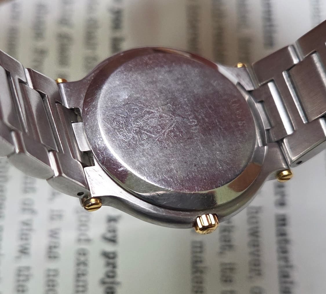 빈티지 구찌 클래식 9000M 스톤그레이 다이얼 콤비 쿼츠 남성용 브레이 상품이미지9