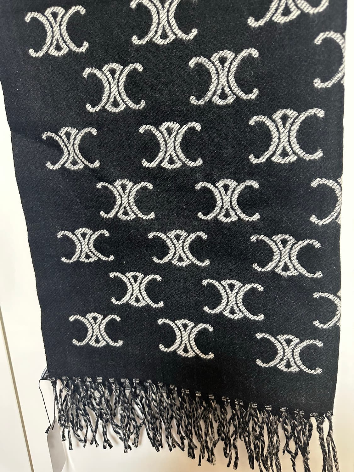 셀린느 트리오페 블랙 캐시미어숄&머플러 남여공용 상품이미지3