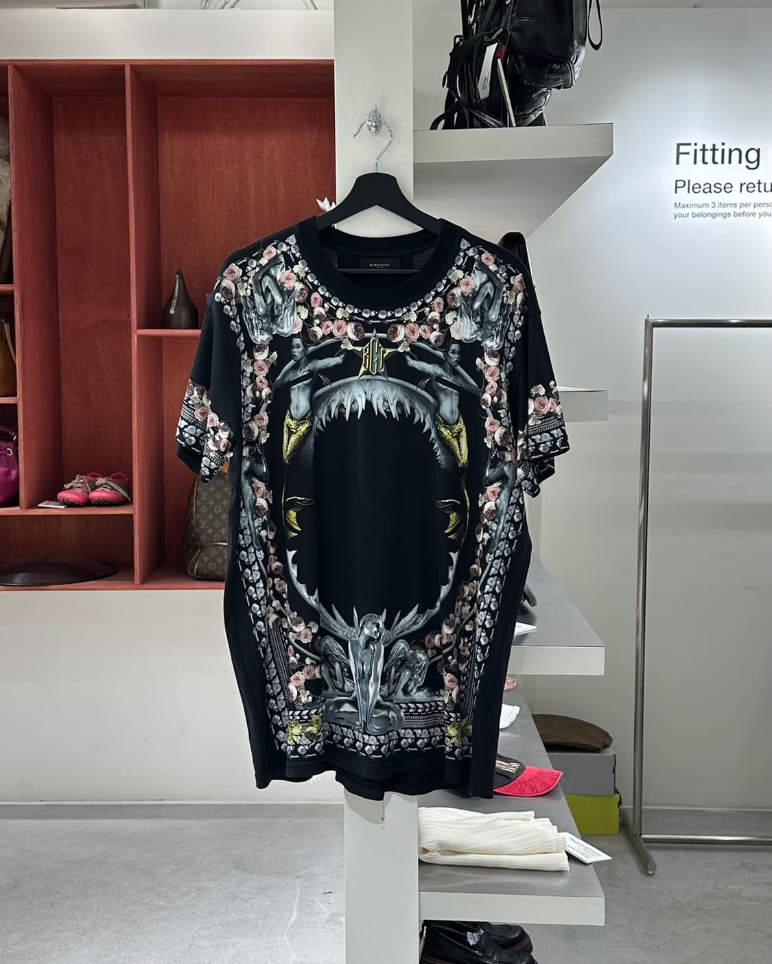 지방시 블랙 14ss 샤크 플라워 머메이드 티셔츠 상품이미지1