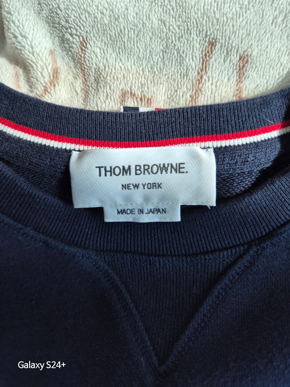 톰브라운 네이비 사선 맨투맨 3 상품이미지3