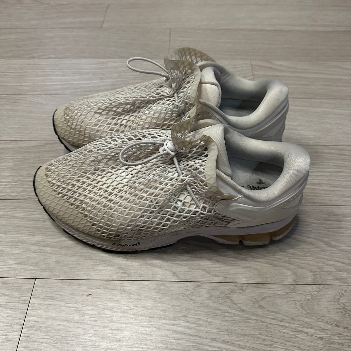 아식스x비비안웨스트우드 젤카야노 26 버치화이트 상품이미지2