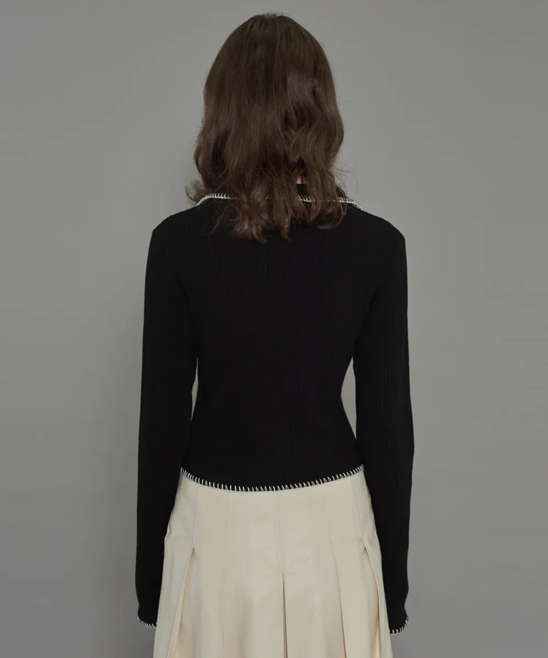 다이애그널 레이스업 스티칭 탑 블랙 상품이미지3