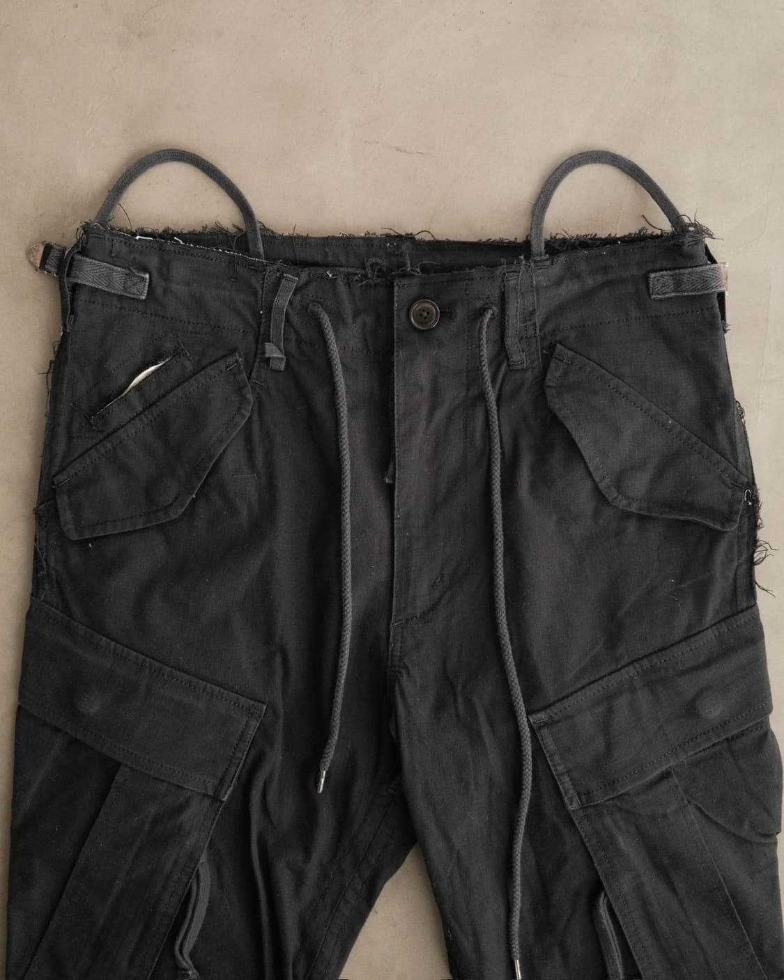 솔로이스트 벤디지 바지 사이즈 32삽니다. (색 상관없음) 상품이미지2