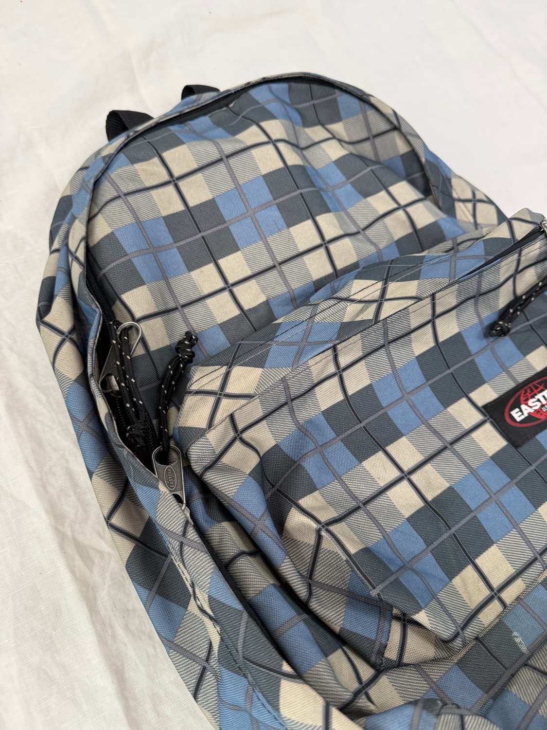 Eastpak 이스트팩 체크 백팩 상품이미지3