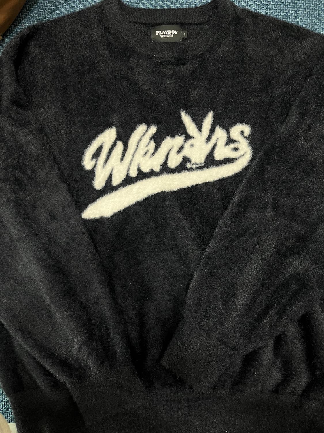 위캔더스 X 플레이보이 니트 판매합니다. 상품이미지1