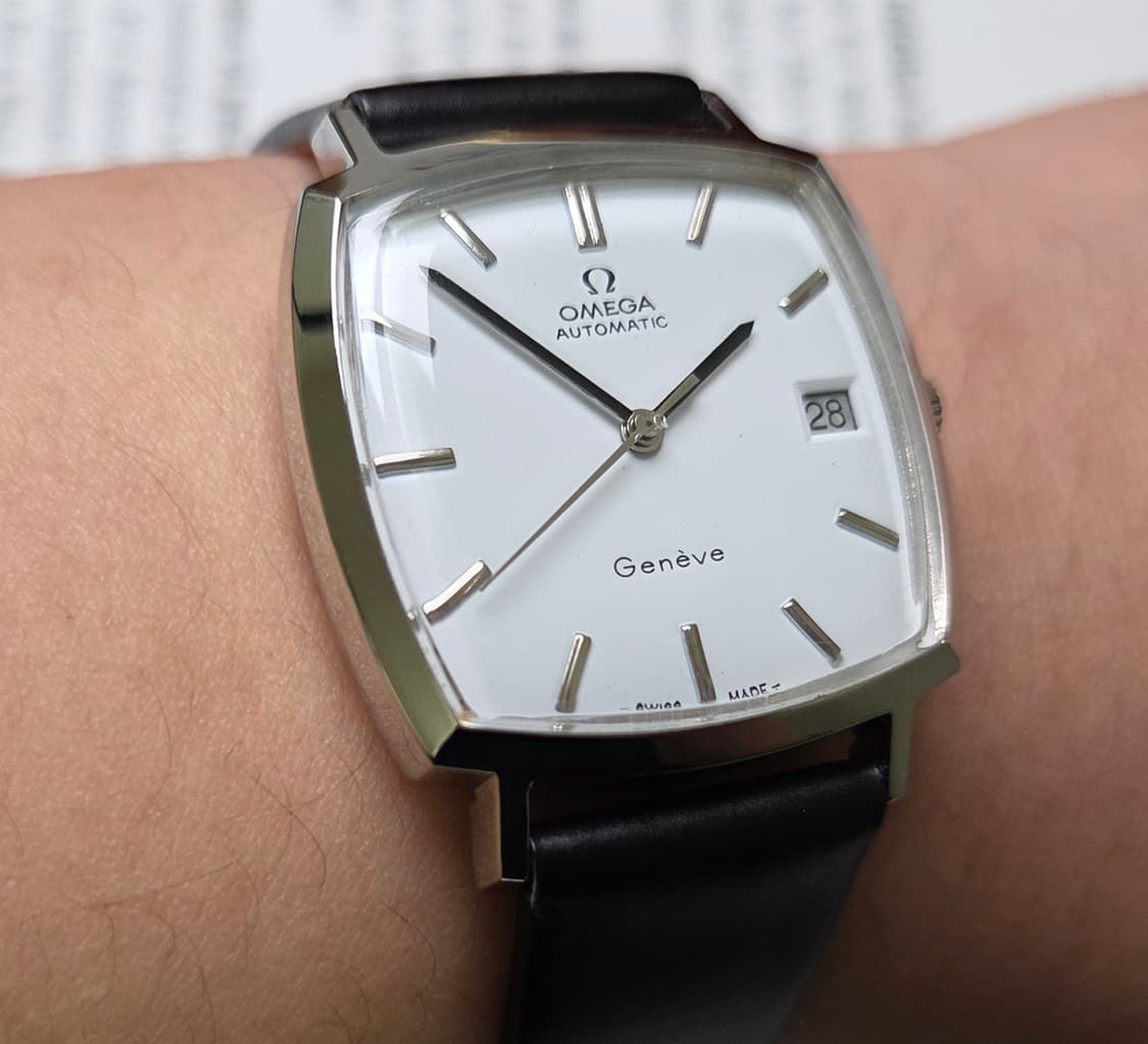 빈티지 오메가 제네브 정사각탱크 화이트 싱글데이트 오토매틱 
 상품이미지9
