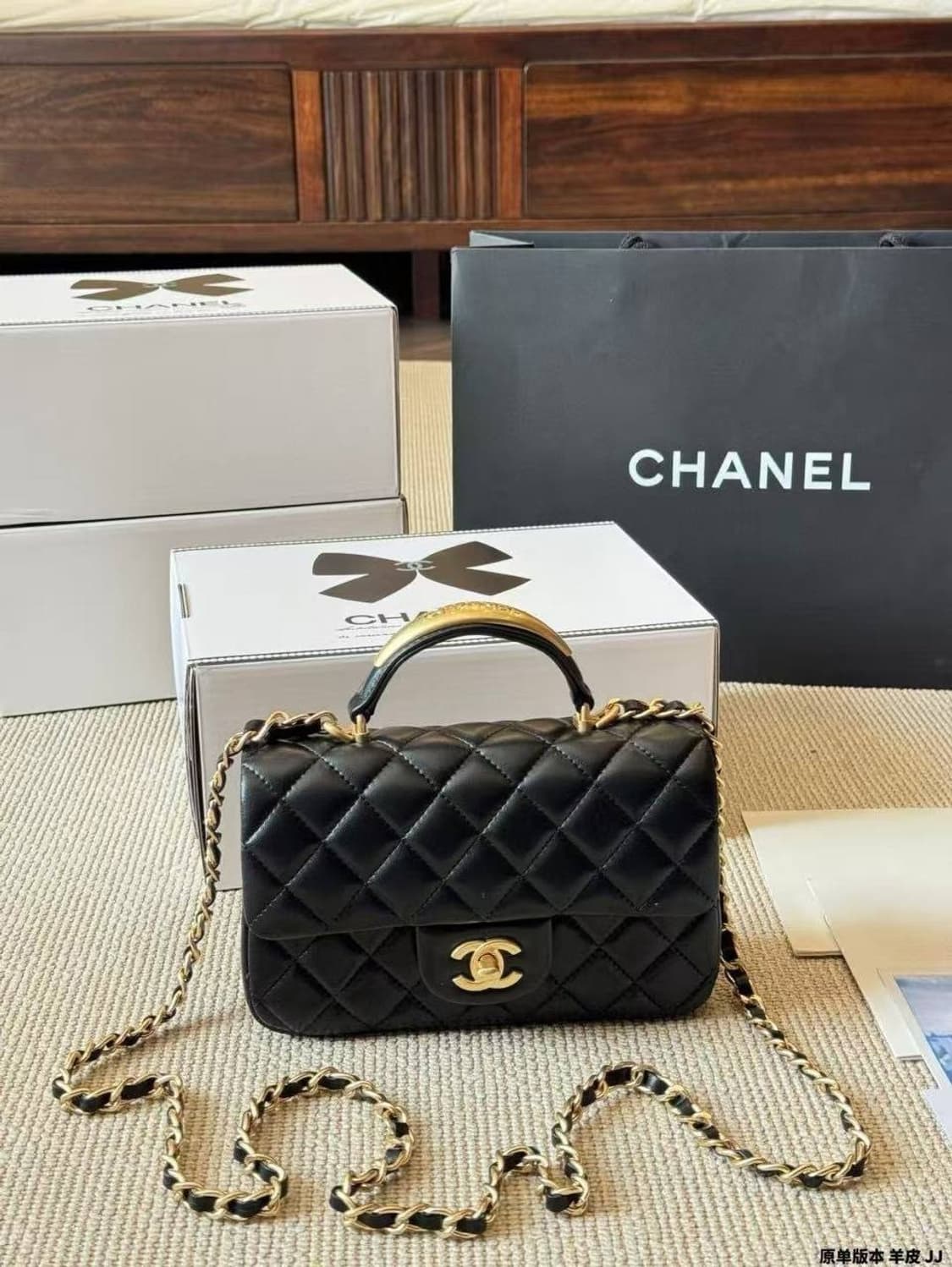 샤넬 핸들 미니 플랩 백 상품이미지1