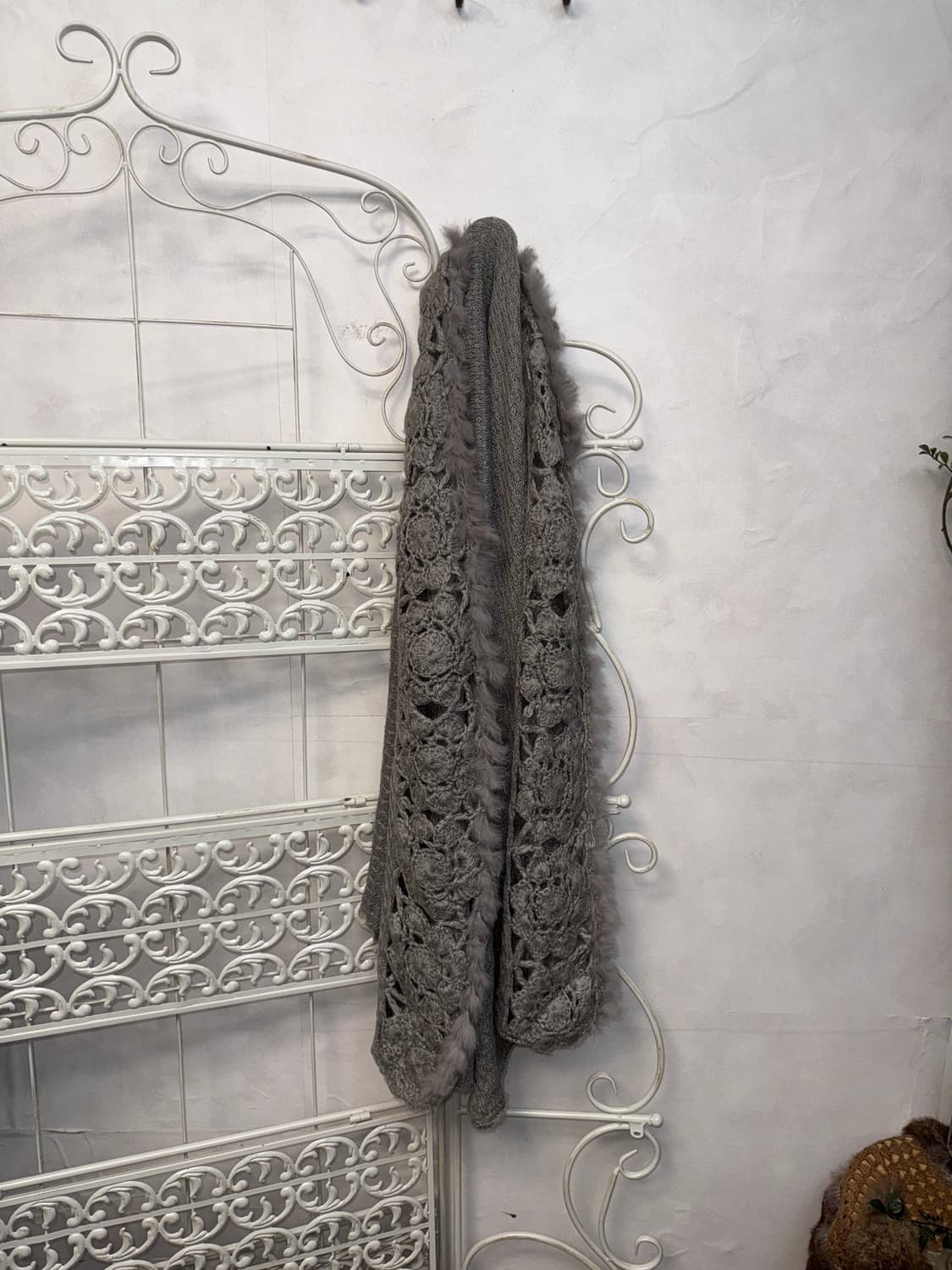 Pierre Balmain gray fur crochet muffler  상품이미지4