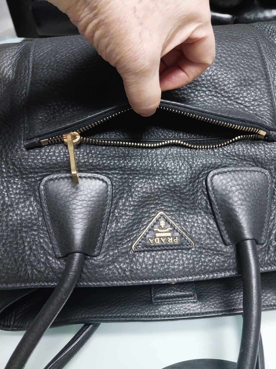 프라다  토트백 상품이미지2