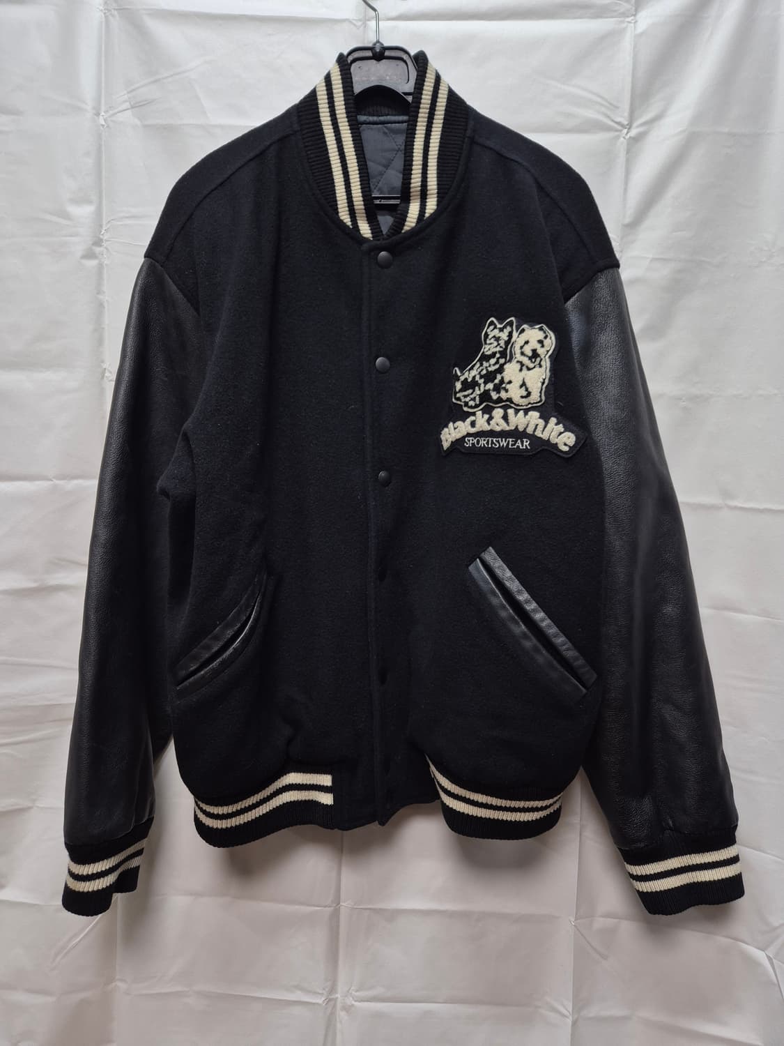 블랙앤 화이트 바시티자켓 상품이미지1