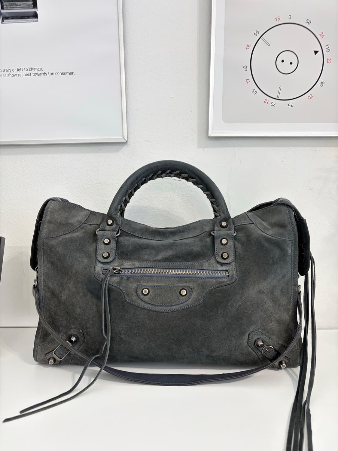 ❌거래중[A 정품] 발렌시아가 시티 모터백 미디움 스웨이드 그레이 상품이미지1