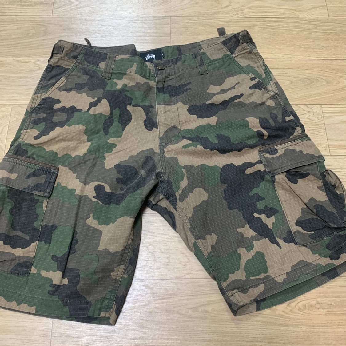 32) Stussy 스투시 카모플라쥬 립스탑 사이드 비조 카고 쇼츠 상품이미지1