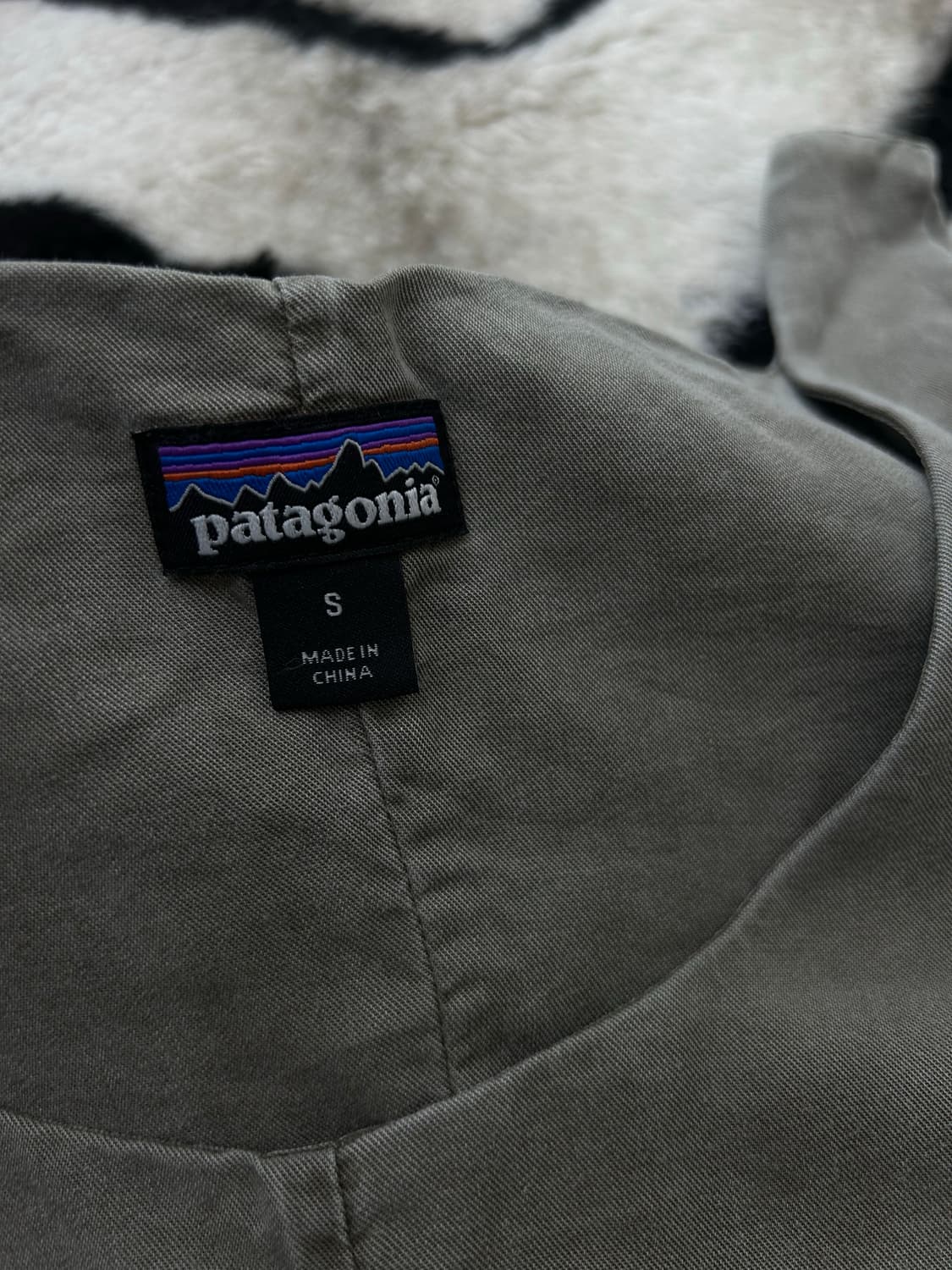 [S]파타고니아 텐셀 슬리브리스 탑/옅은카키 상품이미지4