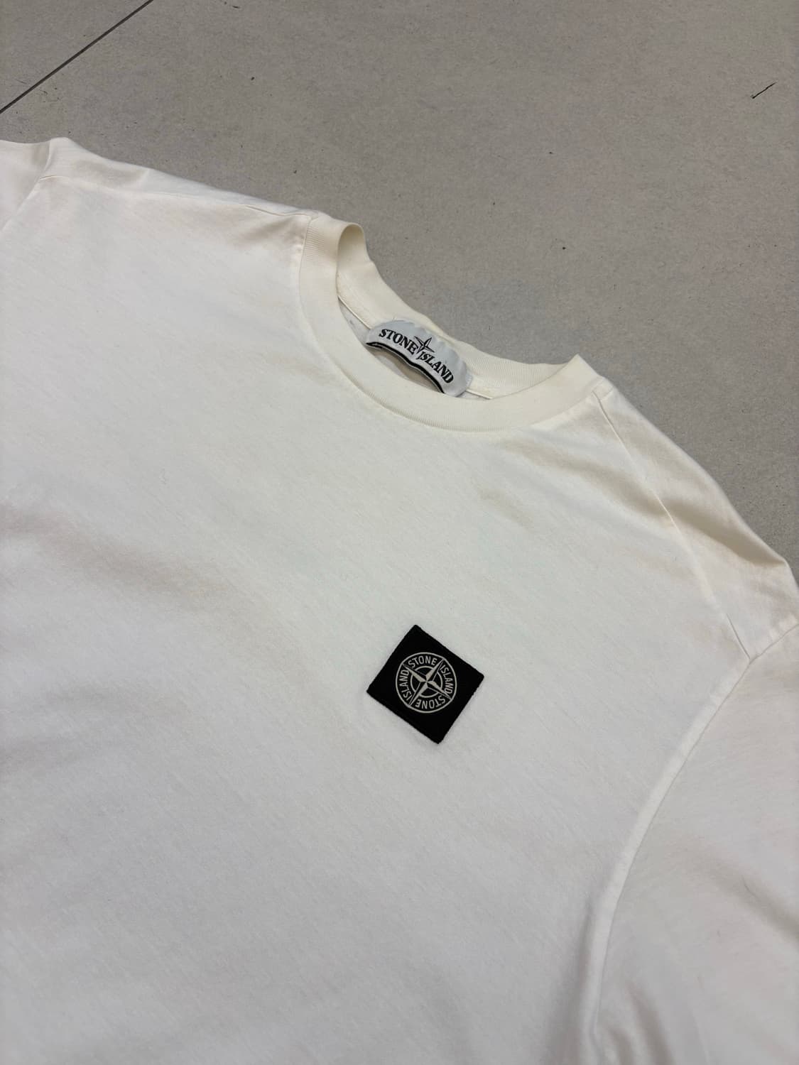 스톤아일랜드 로고 화이트 티셔츠 상품이미지4