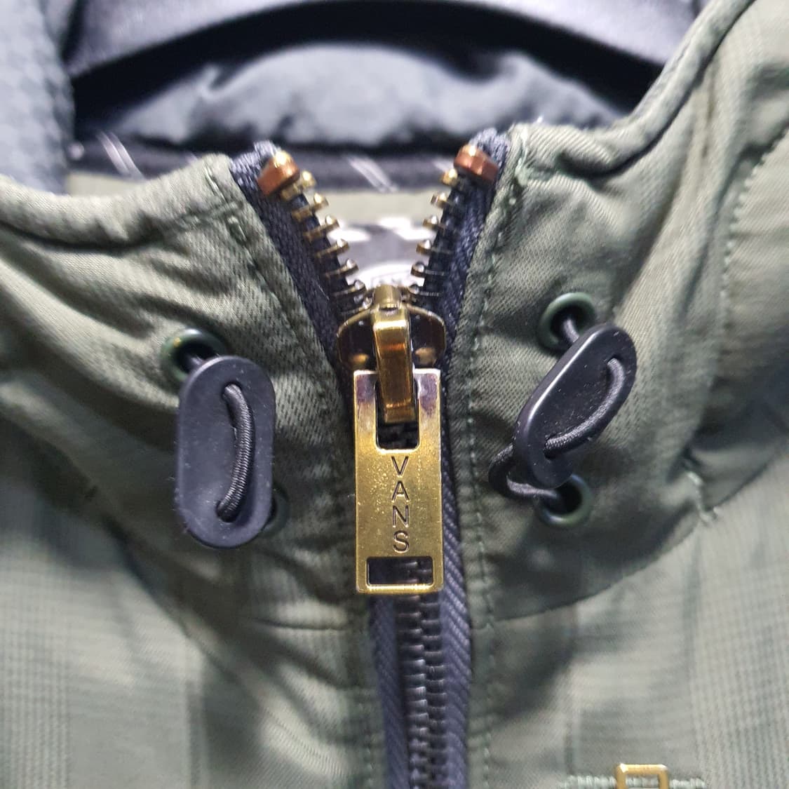 반스 카키 후드 항공 점퍼  상품이미지6