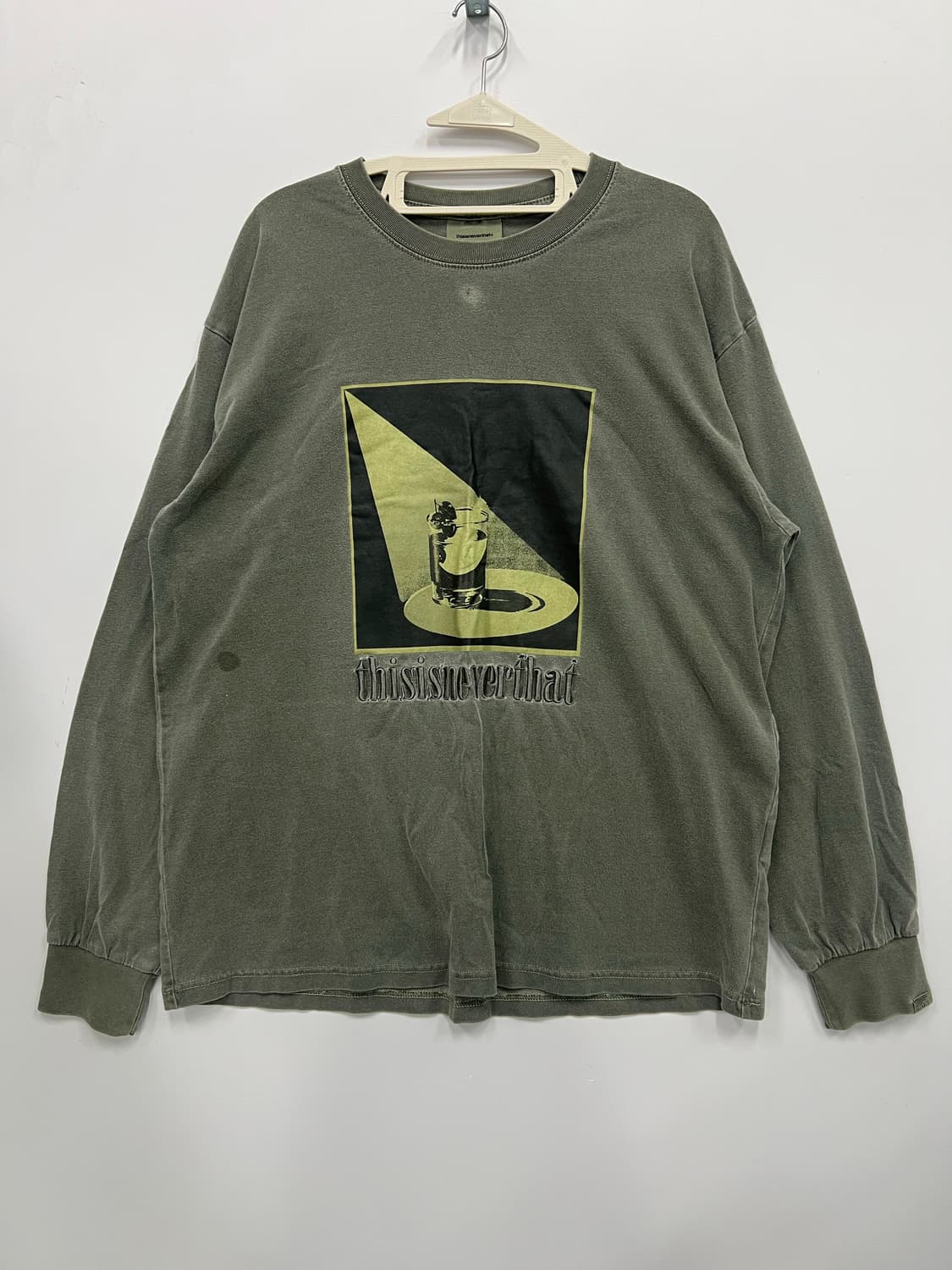 thisisneverthat® 녹색 맨투맨  상품이미지1