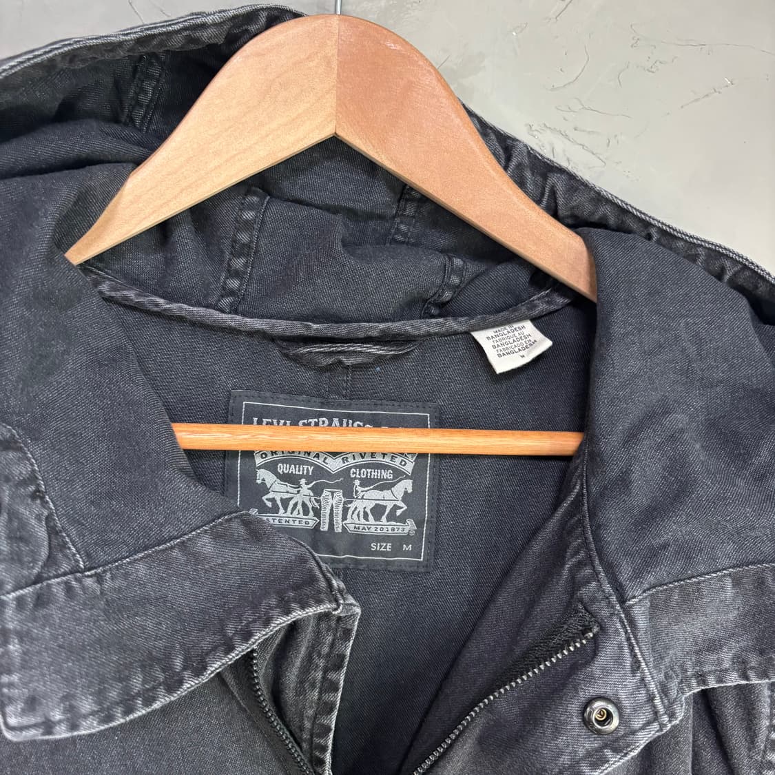 리바이스 빈티지 워싱 피쉬테일 데님 자켓 블랙 상품이미지3