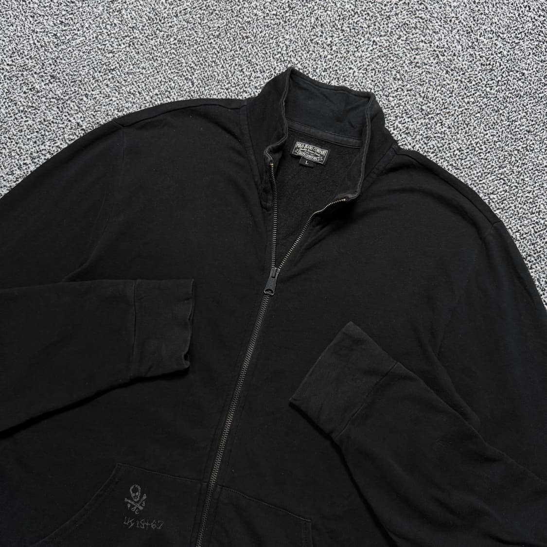 Name : 폴로 하단 포인트 로고 블랙컬러 스웻집업 :)  상품이미지2