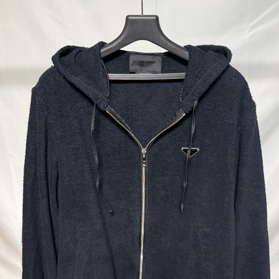 [S+급/50] 프라다 테리 클로스 후드집업 자켓 블랙 상품이미지3