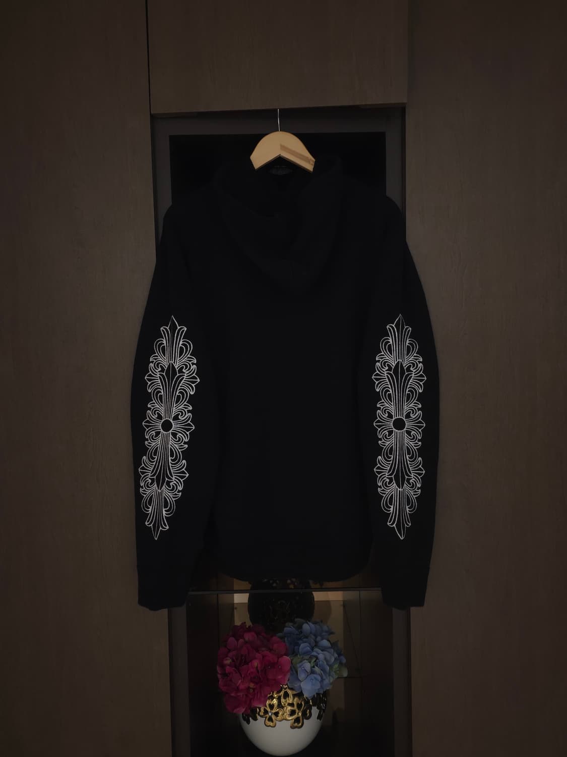 [L] 크롬하츠 플로랄 자수 캐시미어 후드 블랙 상품이미지3