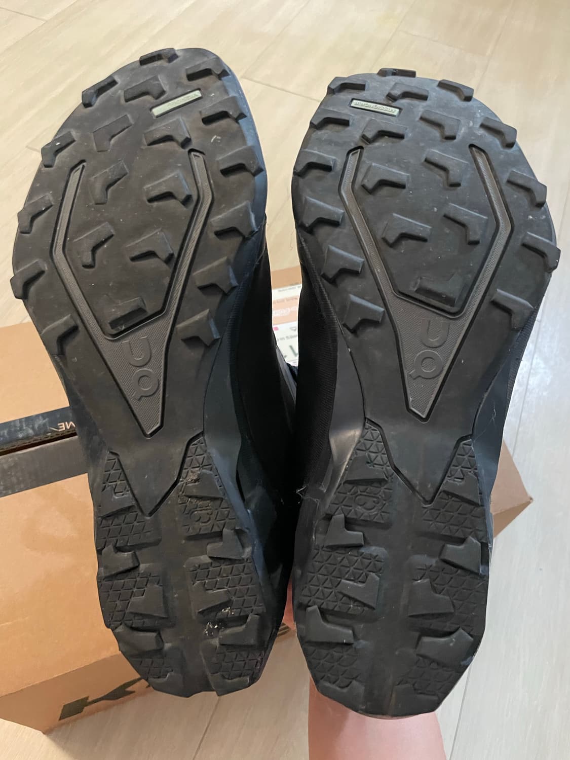 (265) 온 러닝 x 포스트아카이브팩션 파프 클라우드벤쳐 피크올블랙 상품이미지3