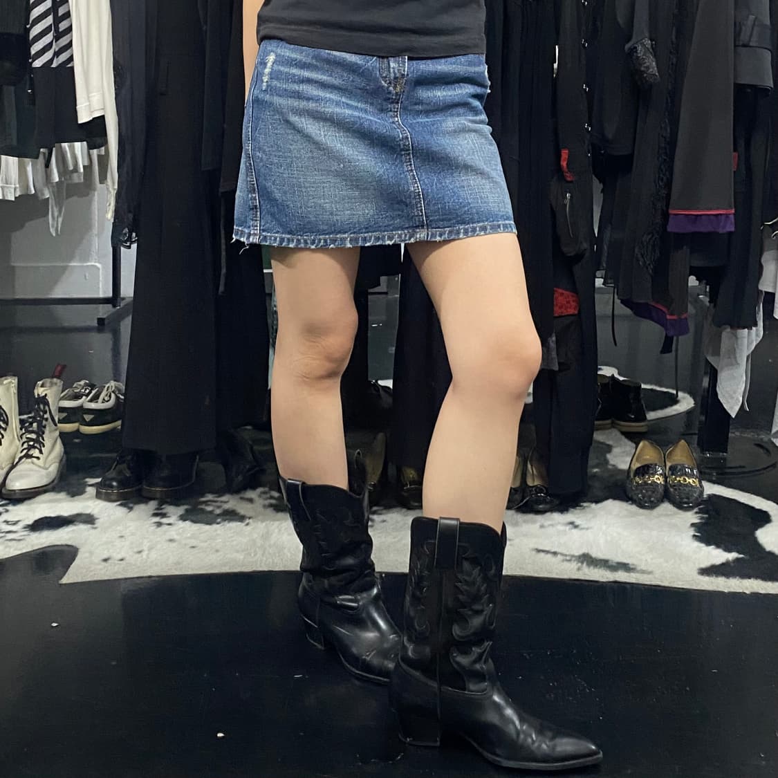 Boo’s jeans 데미지 디테일 데님 미니스커트 상품이미지9