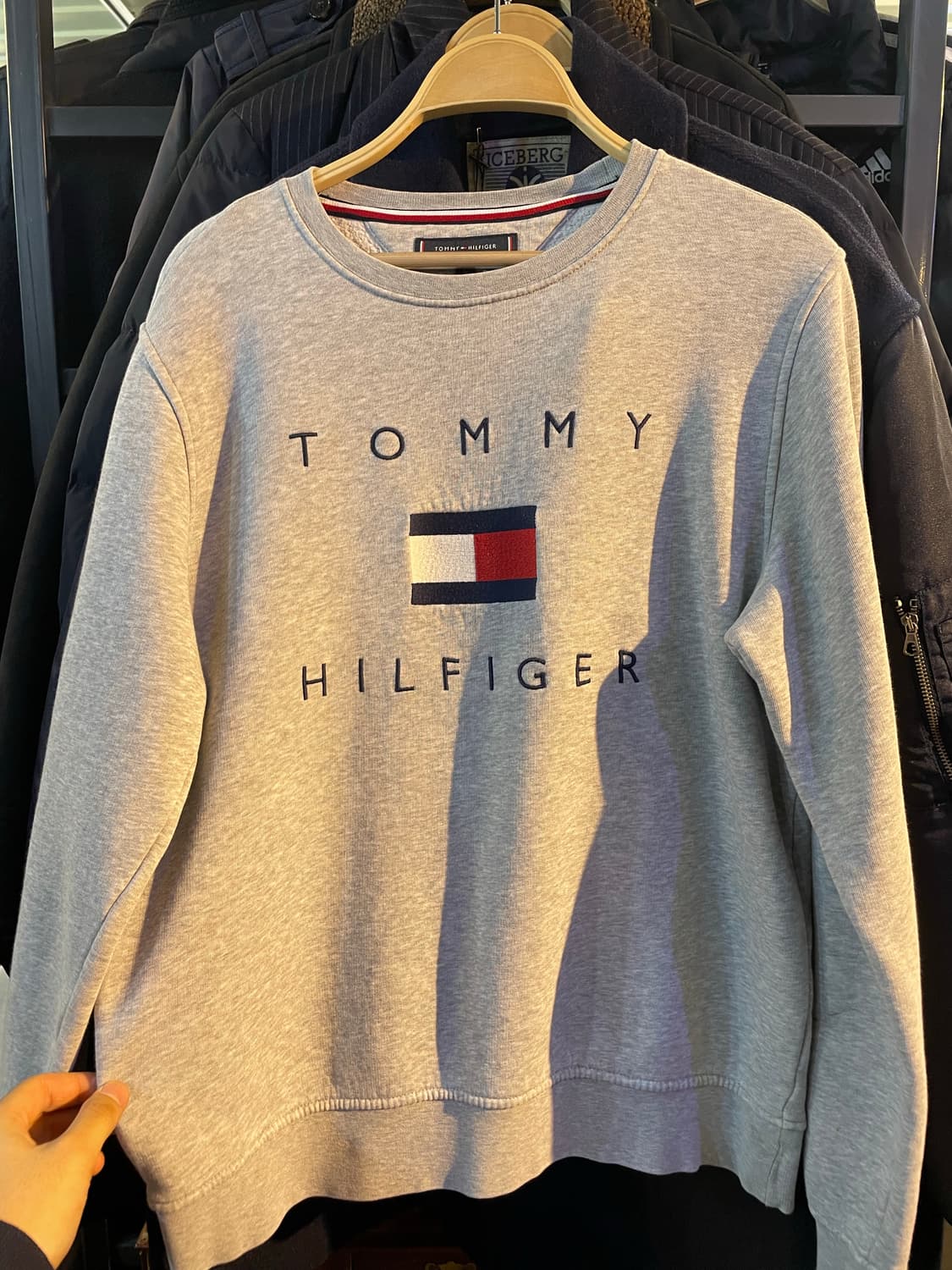 타미힐피거 맨투맨 s 상품이미지1