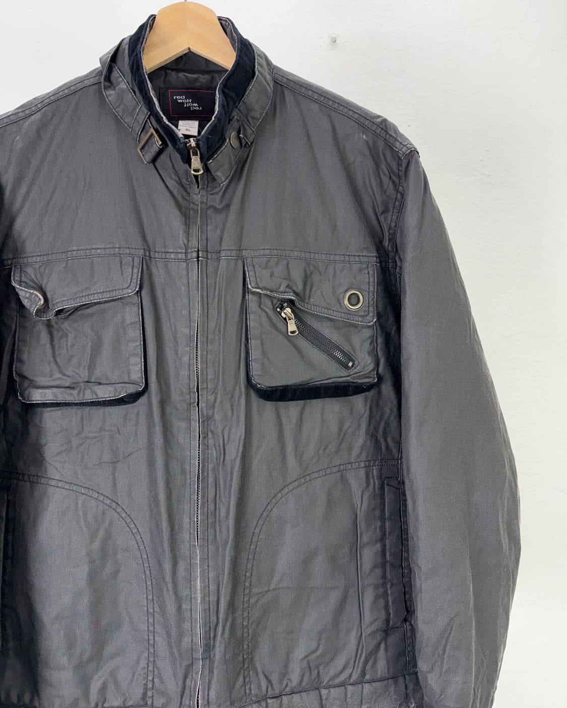 레드 울프 그레이 퀼팅 컷티드 나일론 워크웨어 집업 자켓 상품이미지3