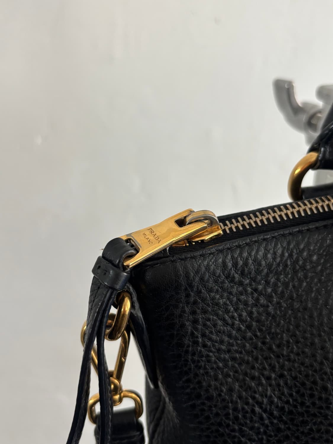 PRADA 프라다 블랙 비텔로 피닉스 레더 2WAY 토트백 상품이미지4