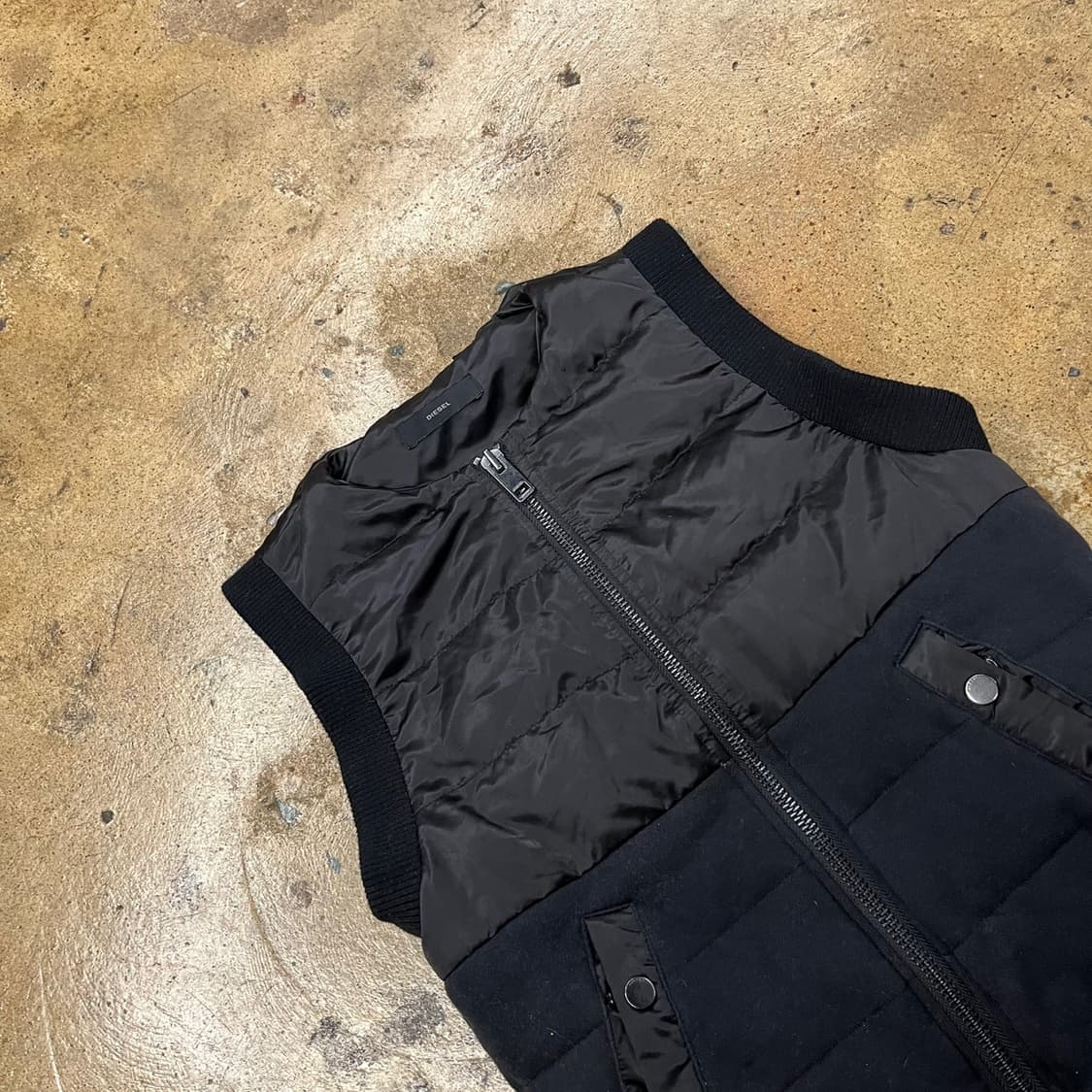 [정품] 디젤 블랙 패딩 조끼 베스트 b19 상품이미지1