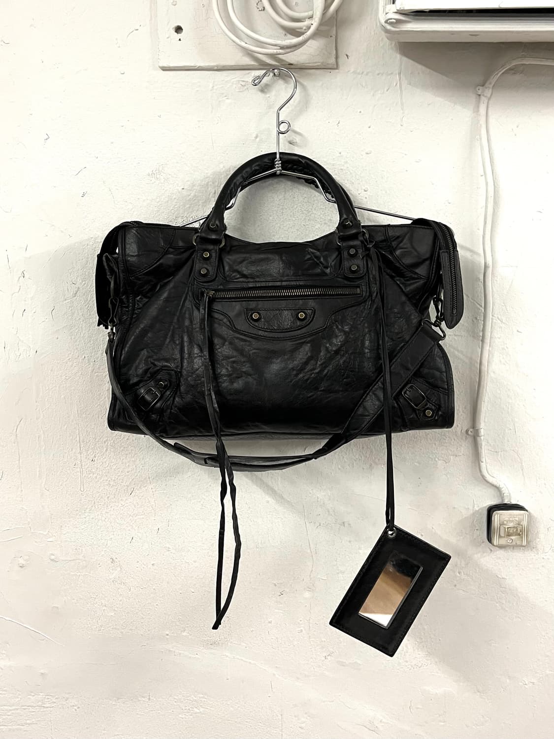 발렌시아가 클래식 시티 모터백 상품이미지1