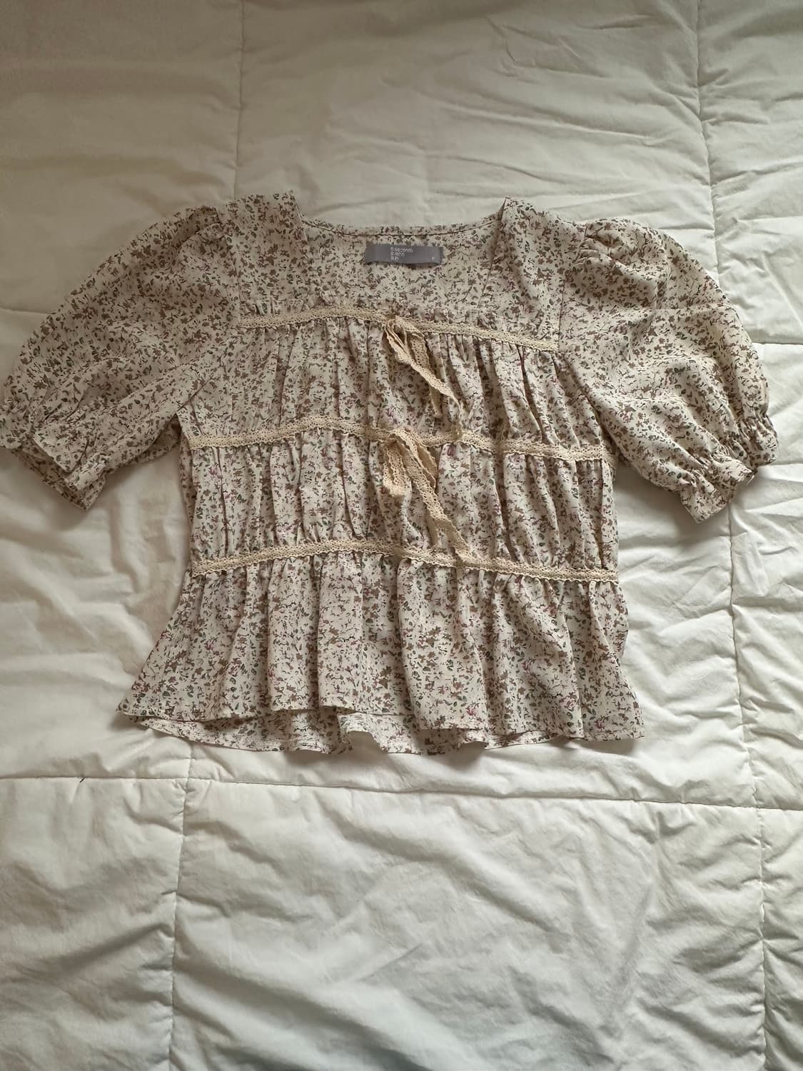 에잇세컨즈 블라우스 상품이미지1