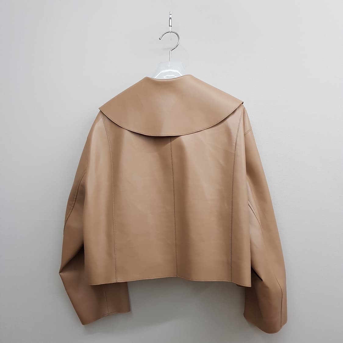 한섬 시스템 2023 레더 크롭자켓 82-94-160사이즈 상품이미지7