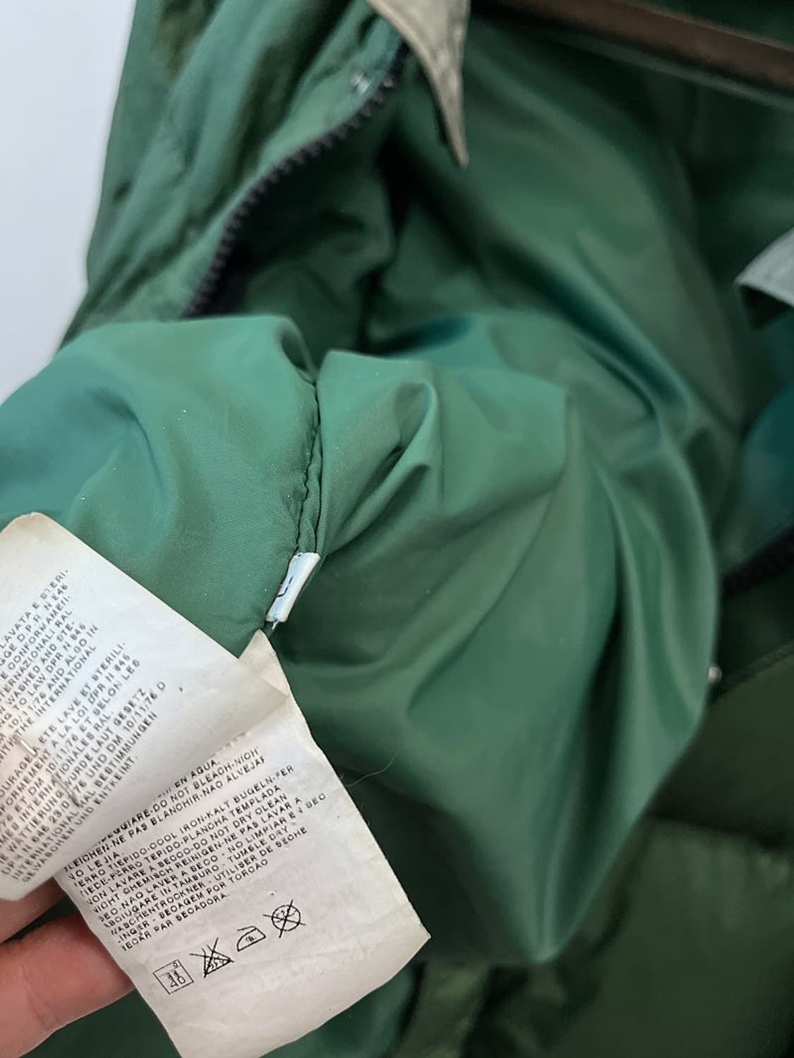 105) 스톤아일랜드 모스그린 나일론 구스패딩  상품이미지9