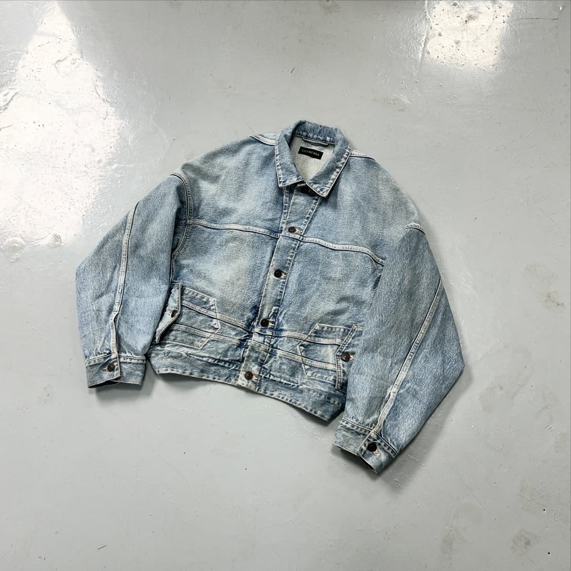 발렌시아가 업사이드 다운 데님 상품이미지2