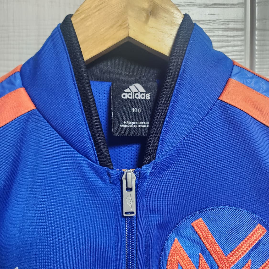 아디다스 x NBA 뉴욕 닉스 트랙탑 져지 (100) 상품이미지3