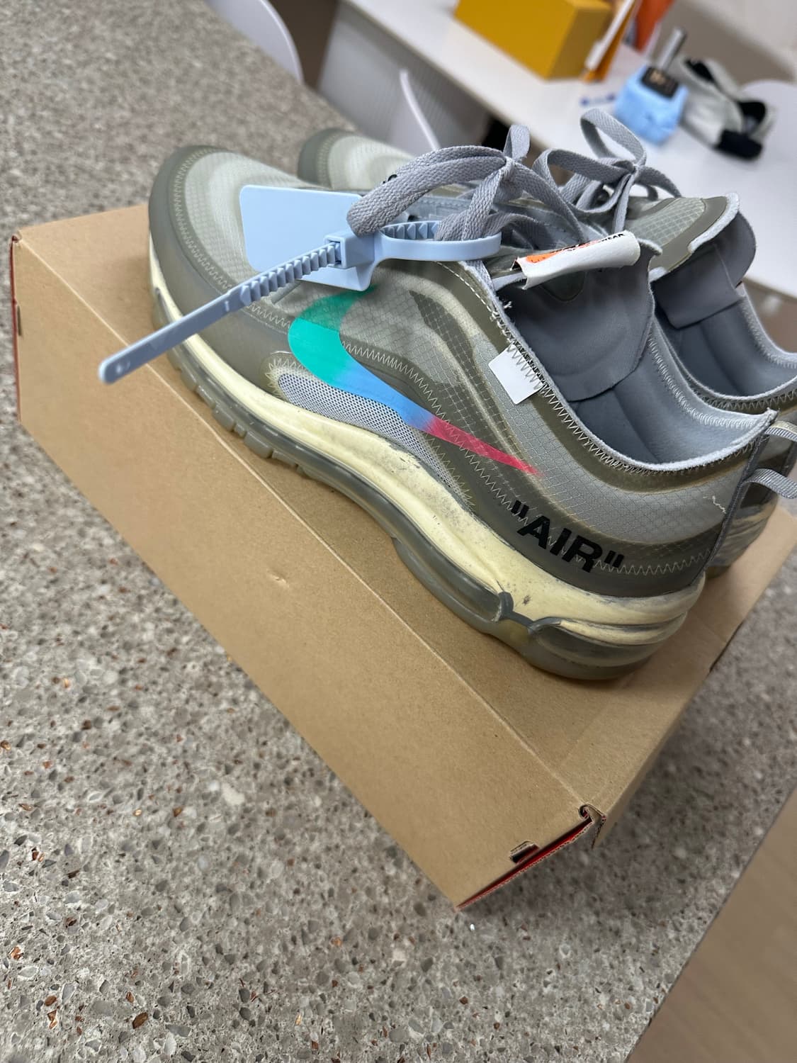 나이키 에어맥스97 Off-White OG 멘타 상품이미지3