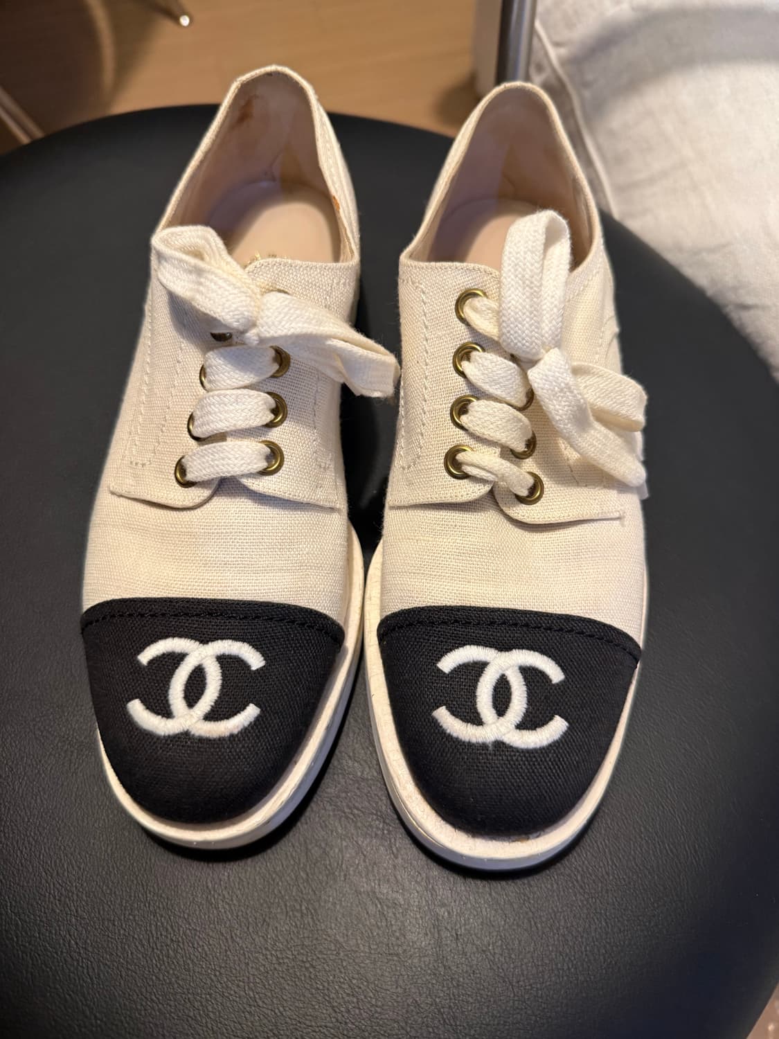 샤넬 스니커즈 판매합니다. 37사이즈 상품이미지1